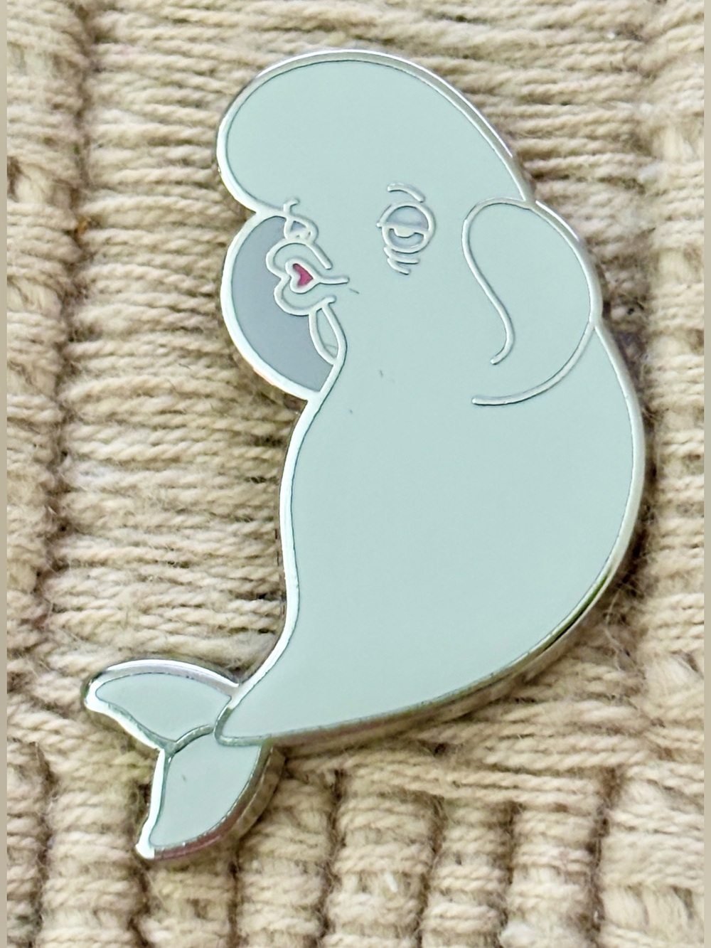 DISNEY 2016 Finding Dory Bailey the Beluga Booster Pack Pin